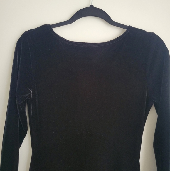 Dance Sophisticates maxy velvet dress in black. Size 36R - Picture 5 of 11